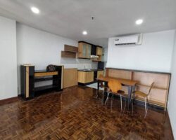 ให้เช่า สุขุมวิท สวีท พื้นที่ 41ตรม แอร์ 2ตัว รีโนเวทห้องใหม่ 15000บ. BTSนานา สุขุมวิท13 codeเช่า-ST24S21K66