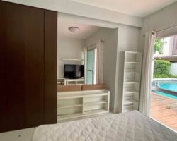 ขาย A Space sukhumvit77 คอนโด  ห้องใหญ่ 45ตรม. 1,650,000 บาท โอน50/50 ติดต่อ AGยูร่า QR211U314